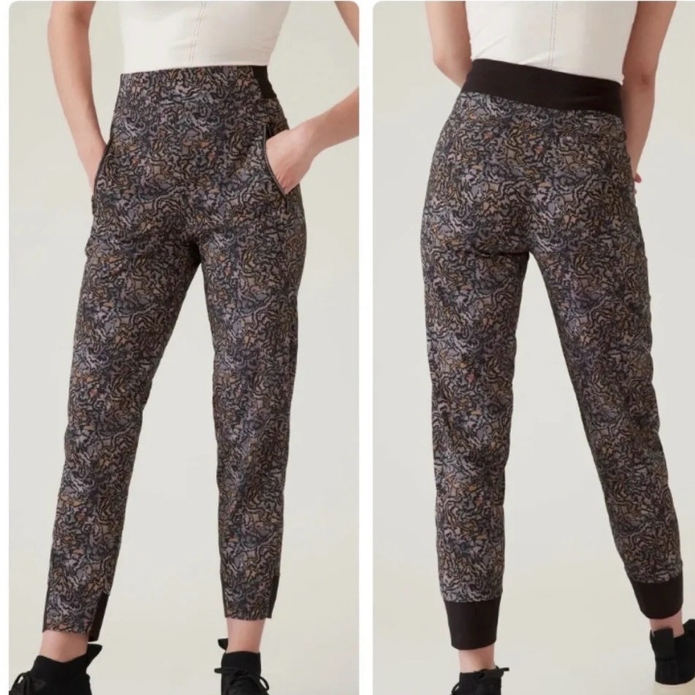 Athleta Black and Brown Patterned Joggers